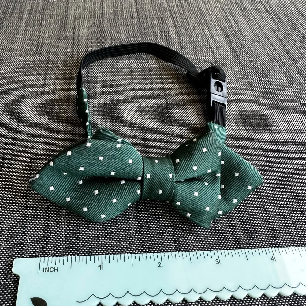Green Polka Dot Bow Tie